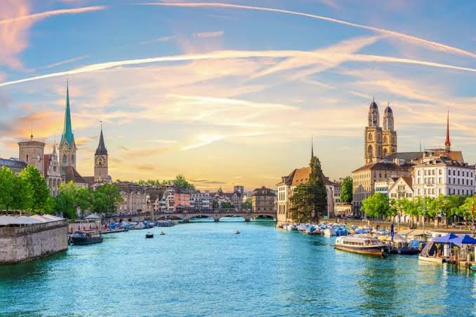 Amsterdam & Paris Classic